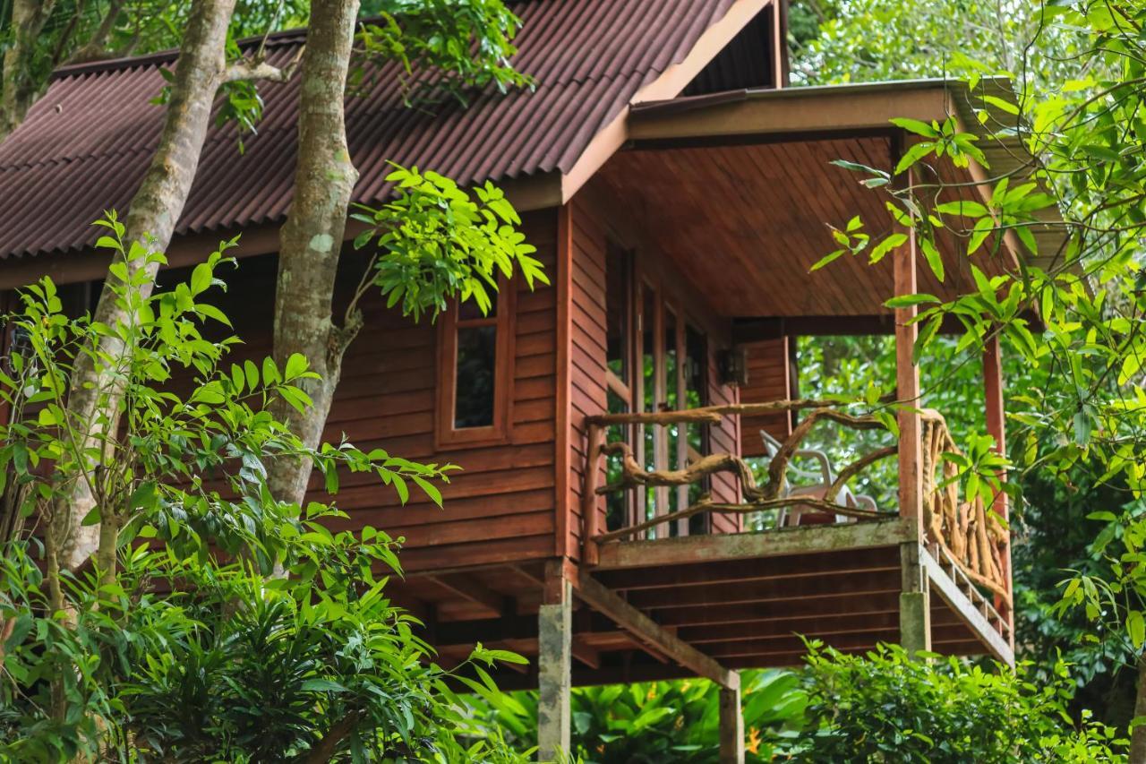 Phi Phi Sunset Bay Resort Екстер'єр фото